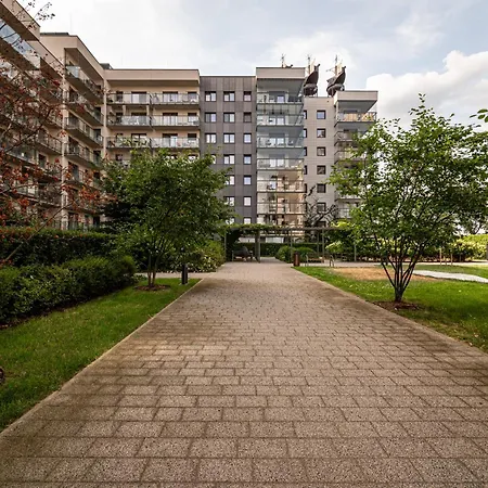 - Balcony, Fitness - By Rentujemy Apartamento