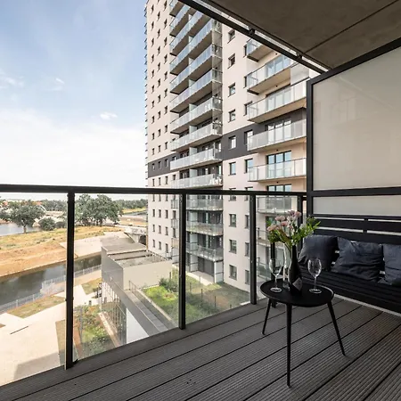 - Balcony, Fitness - By Rentujemy Apartmán