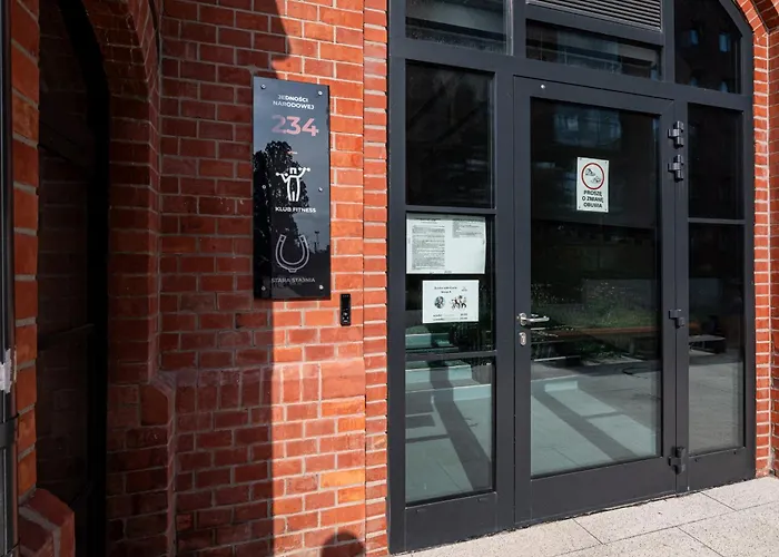 - Balcony, Fitness - By Rentujemy Lejlighed *